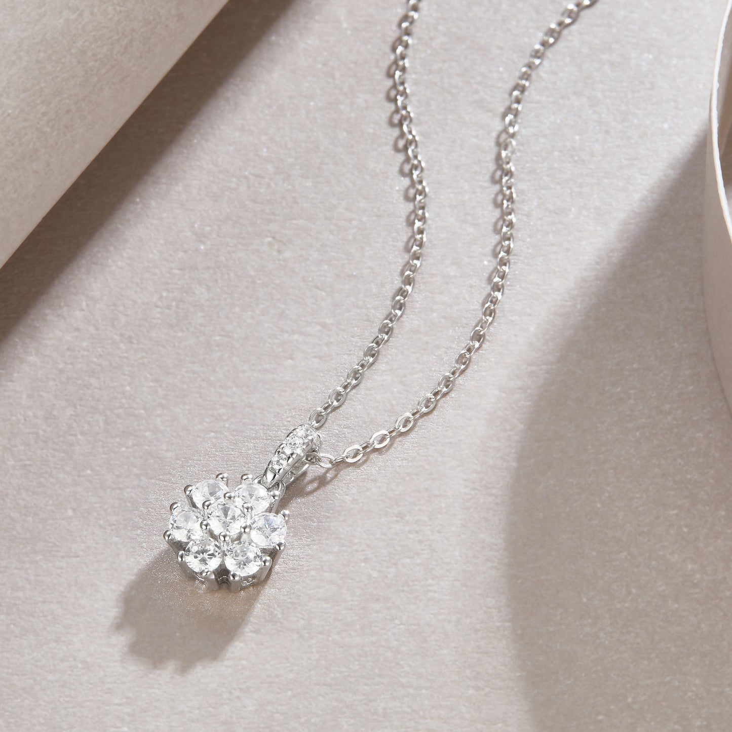 Snowflake Dance - A Fashionable And Luxurious Diamond Jewelry Pendant Set With Moissanite S925 Sterling Silver And Platinum Plating Weloria