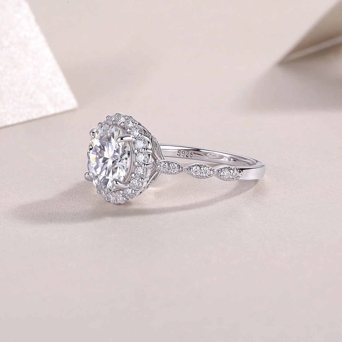 Starlight Shining - A Fashionable Jewelry Ring Set With 3-carat Moissanite S925 Sterling Silver And Platinum-plated Diamond Weloria