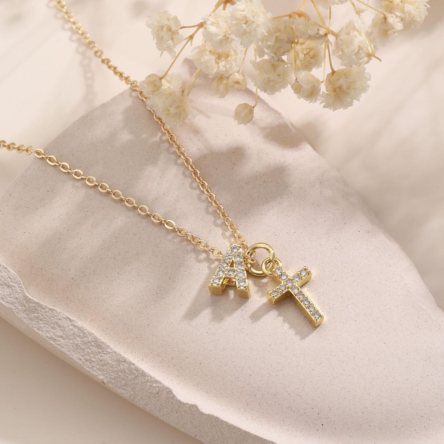 European And American Zircon Inlaid 26 Letter Necklace With Diamonds Weloria