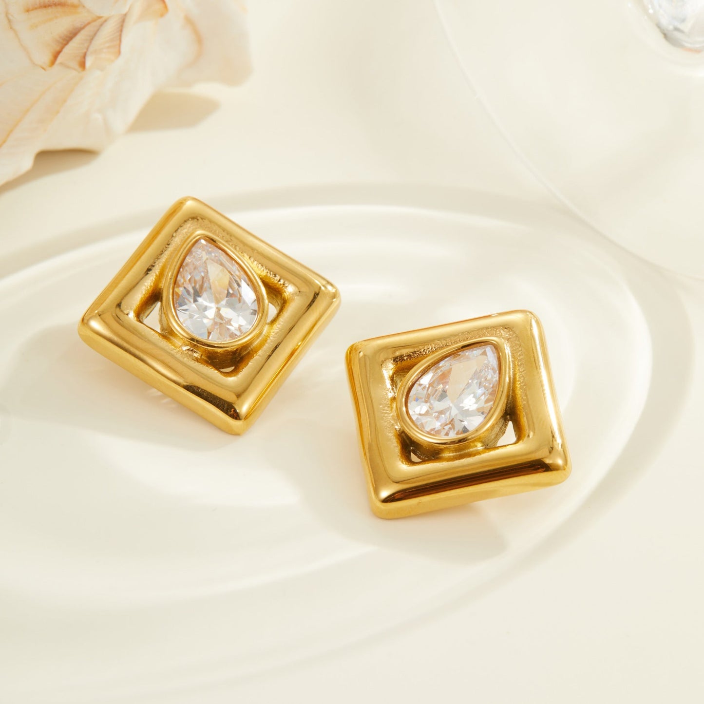 Inlaid Water Drop Zircon Stainless Steel Studs Weloria