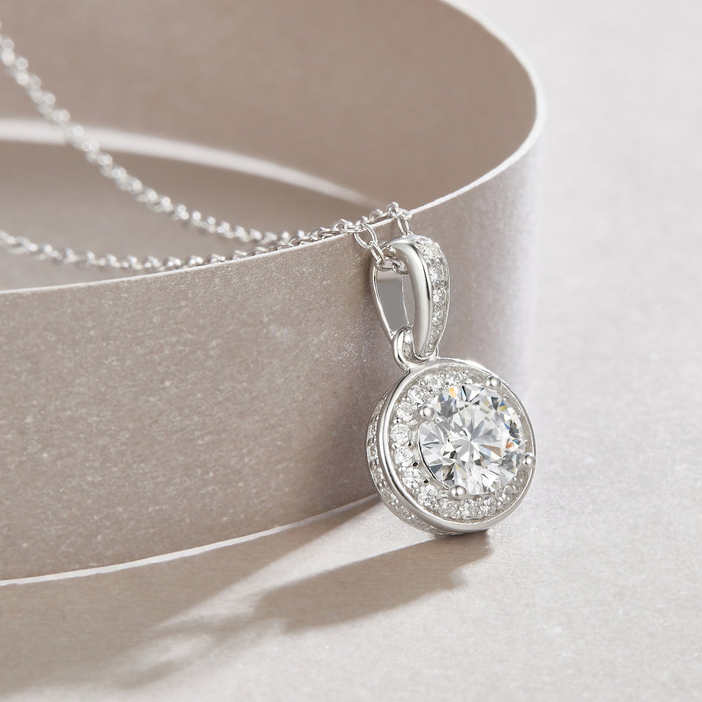 Dark Night Elf - A Fashionable And Luxurious Diamond Jewelry Pendant Set With 1-carat Moissan Diamond S925 Sterling Silver And Platinum Plating Weloria