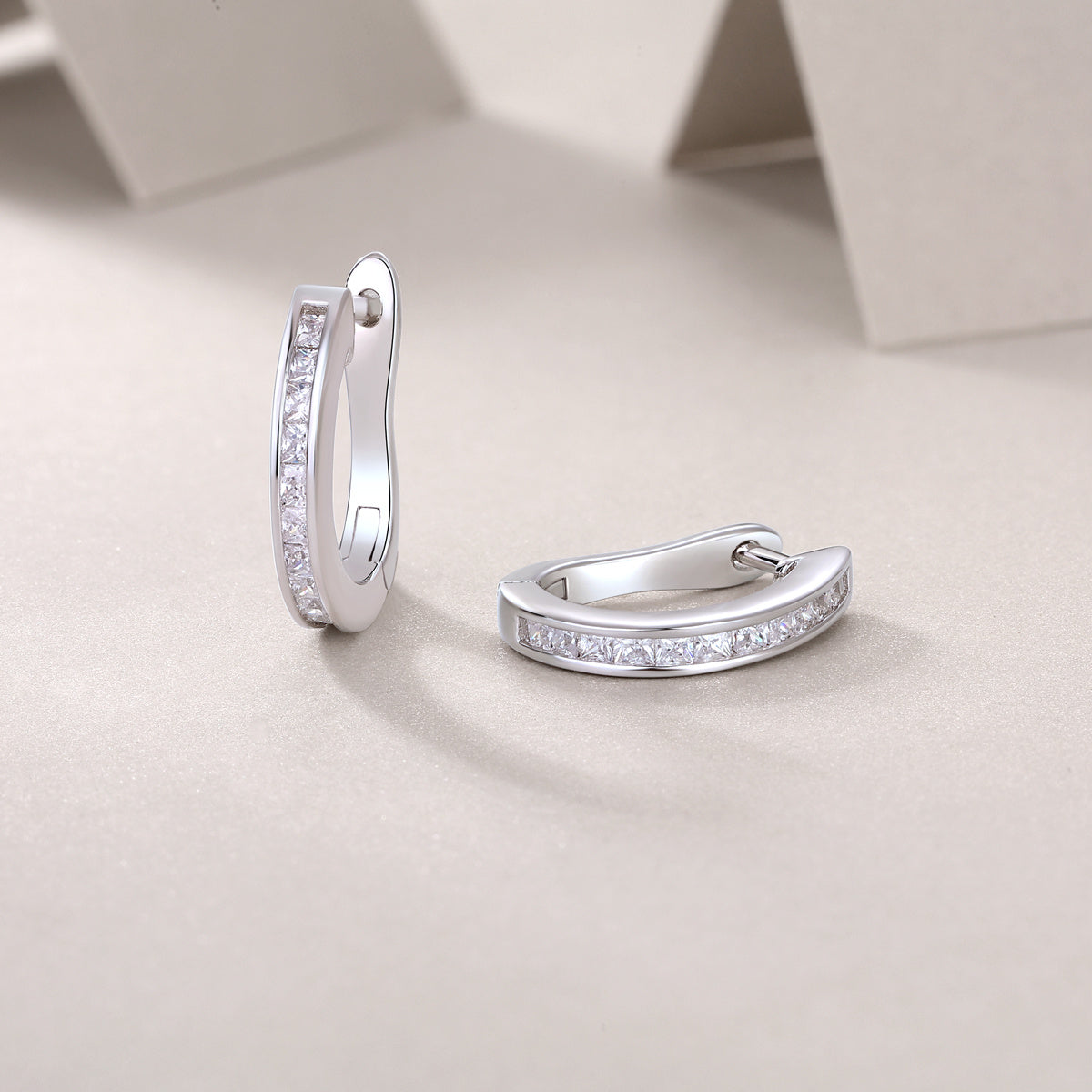Touch Tenderness - Fashionable And Luxurious Diamond Jewelry Earrings Set With Moissanite S925 Sterling Silver And Platinum-plated Stud Earrings Weloria
