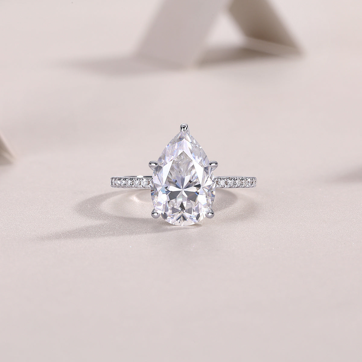 Light And Shadow - A Fashionable Diamond Jewelry Piece Set With Moissanite S925 Sterling Silver And Platinum Diamond Ring Weloria