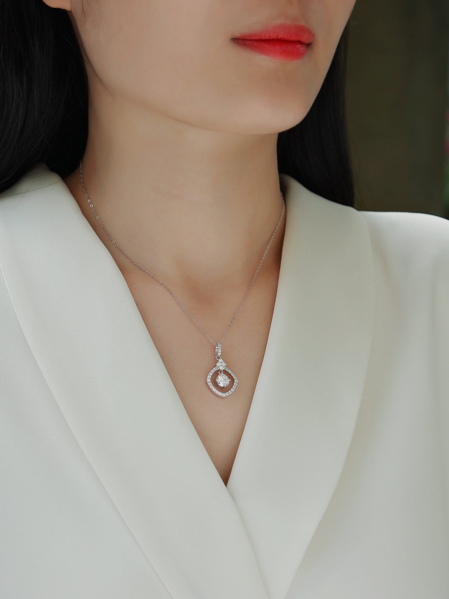 Starlight Heart-to-Heart - A Fashionable And Luxurious Diamond Jewelry Pendant Set With 1-carat Moissan Diamond S925 Sterling Silver And Platinum Plating Weloria