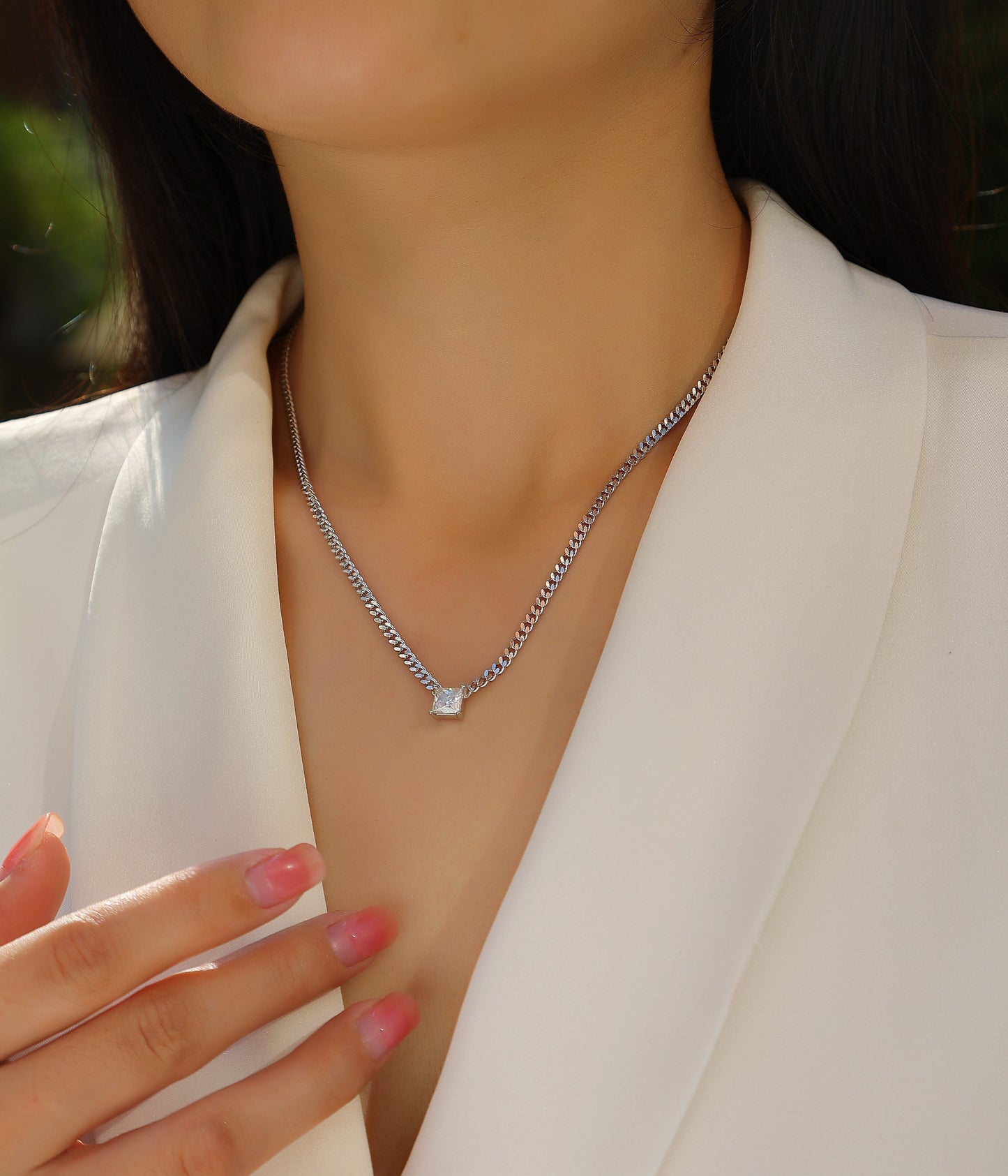 Zhang Yang - A Fashionable And Luxurious Diamond Jewelry Pendant Set With Square Moissanite S925 Sterling Silver Weloria