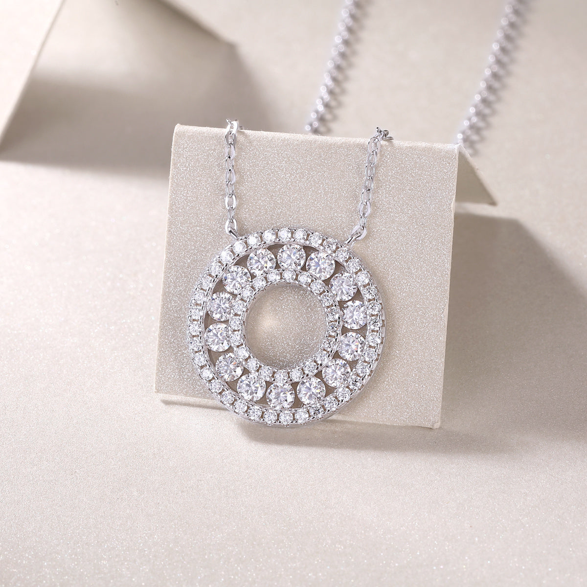 Reciprocating - A Fashionable And Luxurious Diamond Jewelry Pendant Set With Moissanite S925 Sterling Silver Weloria