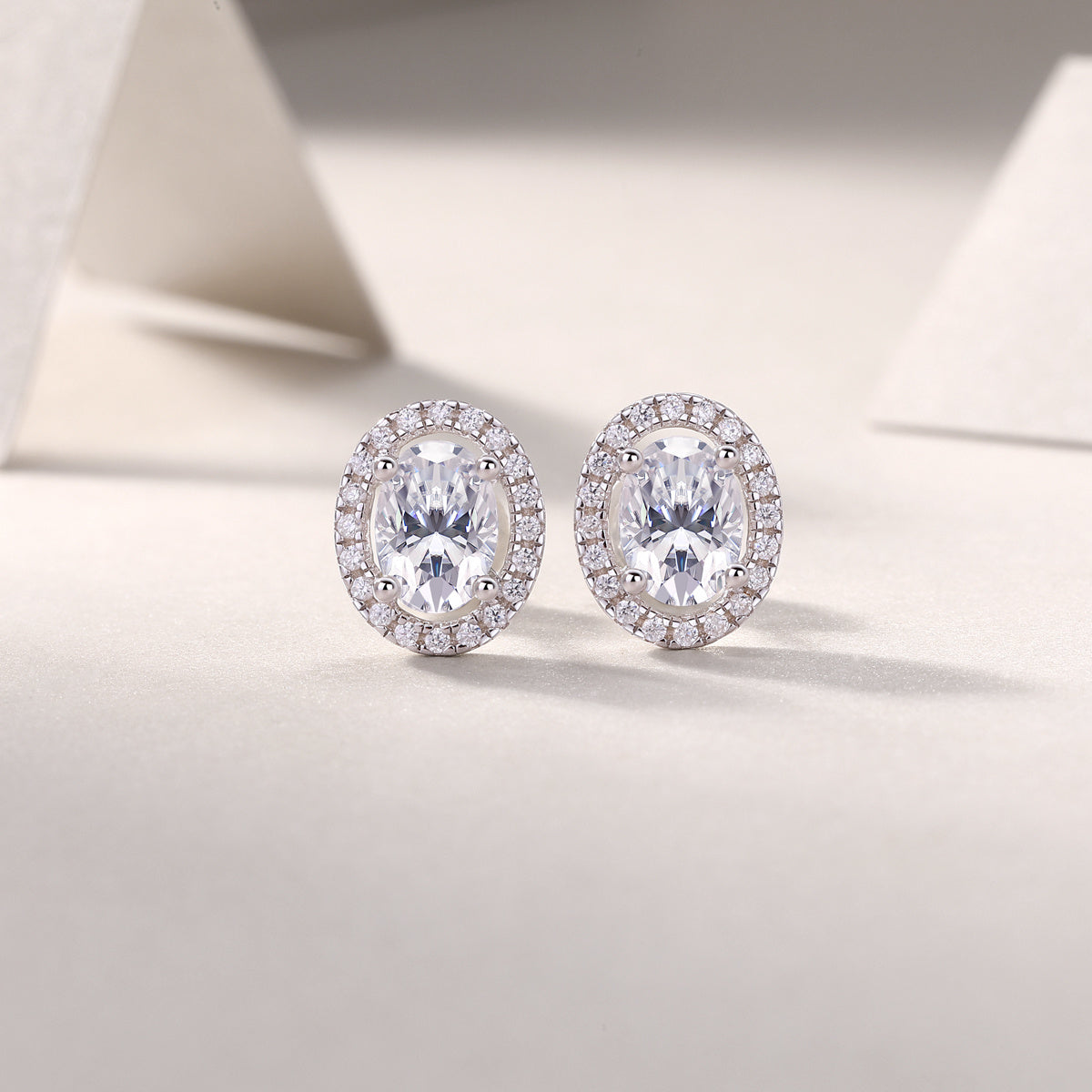 Phantom Night - Fashionable And Luxurious Diamond Jewelry Set With Moissanite S925 Sterling Silver And Platinum-plated Stud Earrings Weloria
