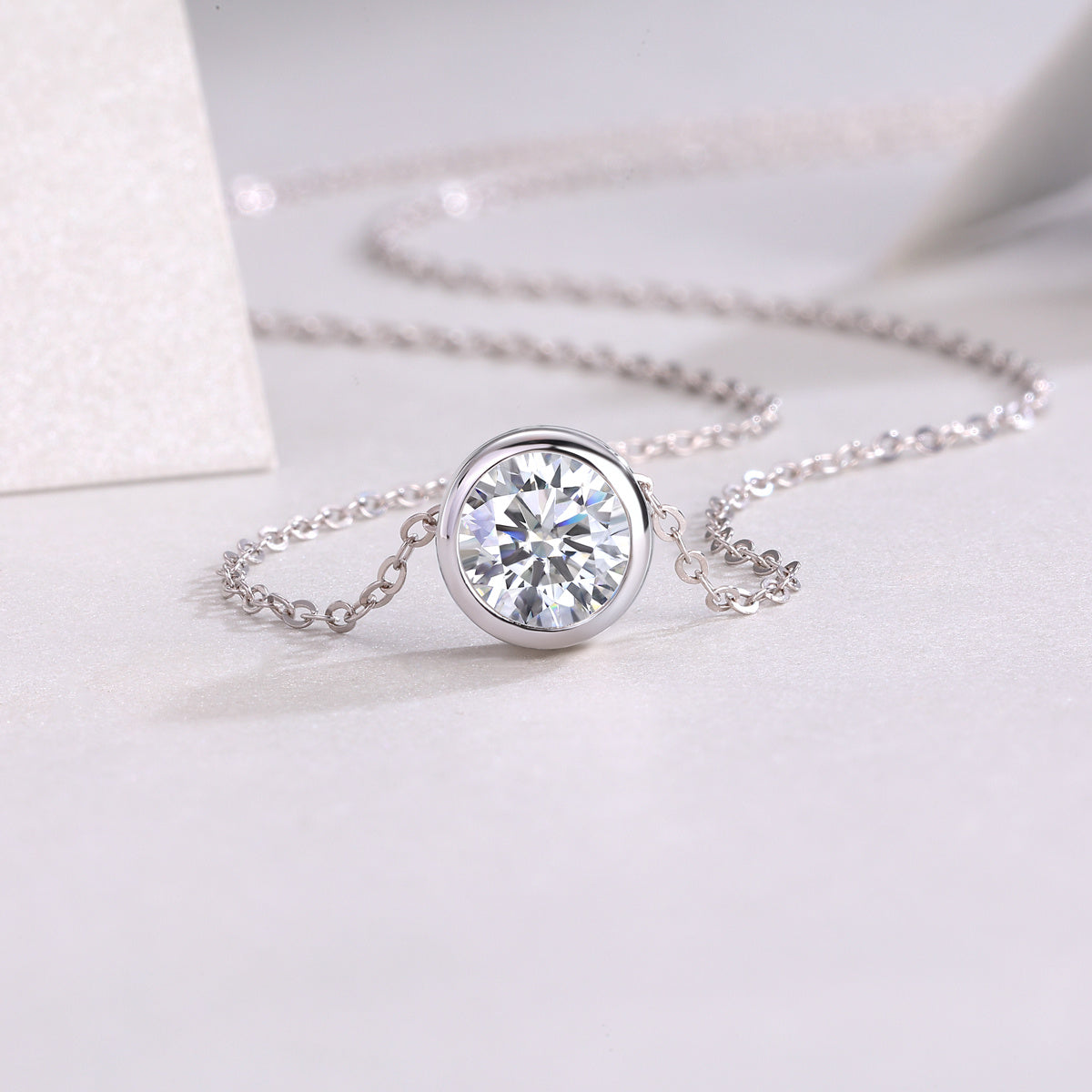 Purity - A Fashionable And Luxurious Diamond Jewelry Pendant Set With 1-carat Moissan Diamond S925 Sterling Silver Weloria