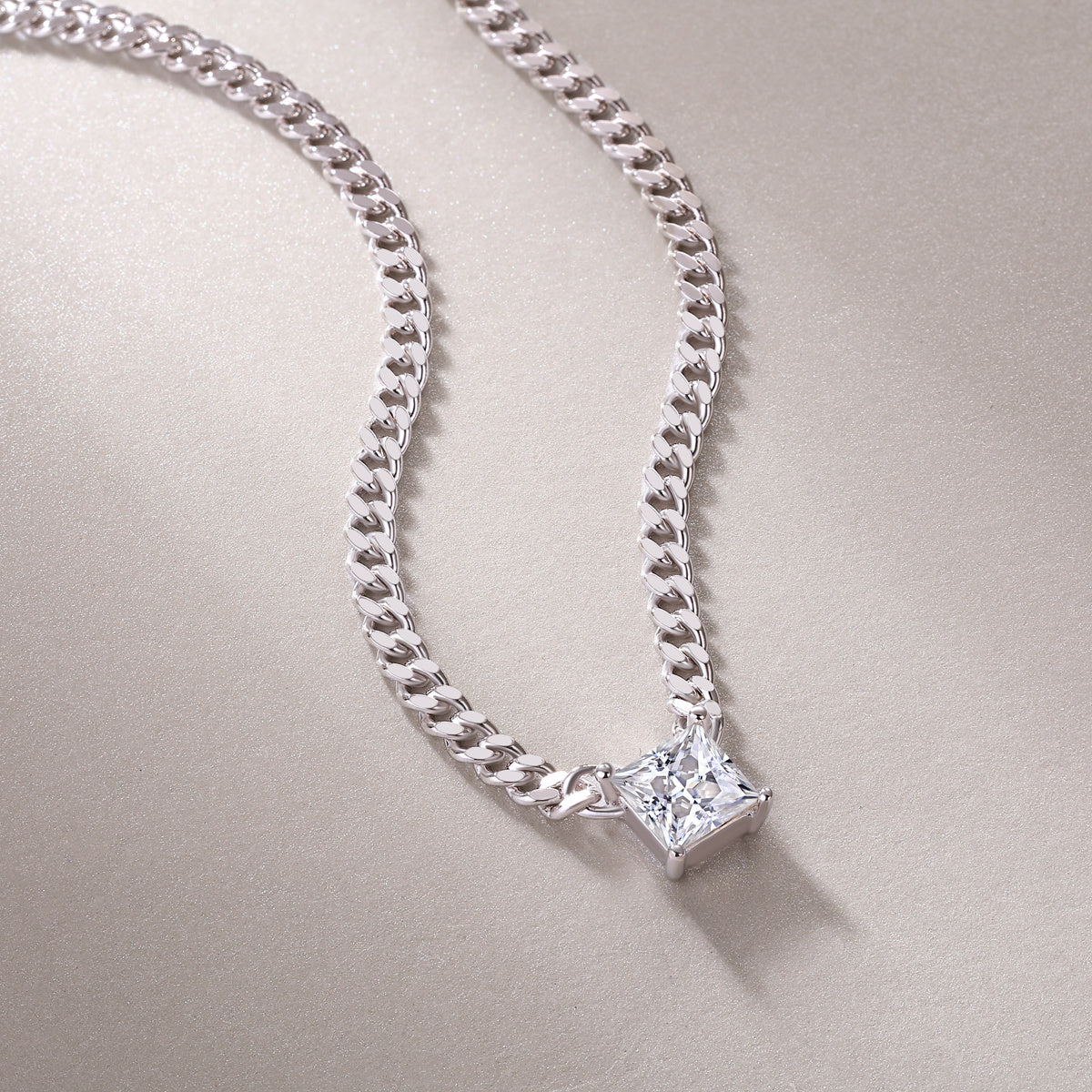 Zhang Yang - A Fashionable And Luxurious Diamond Jewelry Pendant Set With Square Moissanite S925 Sterling Silver Weloria