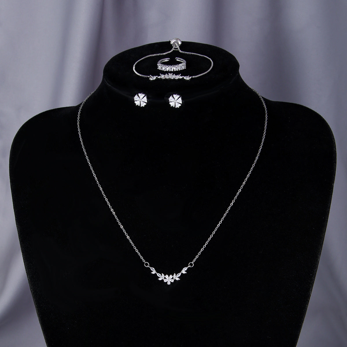 Simple Elegant Zircon Inlaid Jewelry Set Silver Flower Necklace Exquisite Earrings Bracelet Ring Suitable For Women's Daily Holiday Wear Weloria
