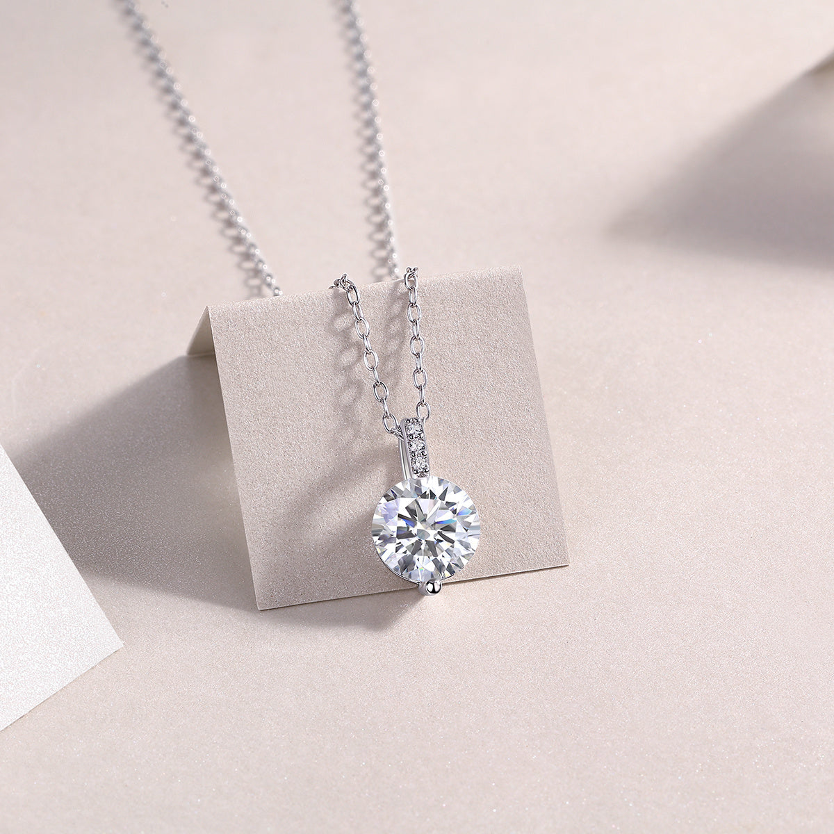 A Lifetime Of Brilliance - A Fashionable And Luxurious Diamond Jewelry Pendant Set With 2-carat Moissanite S925 Sterling Silver And Platinum Plating Weloria