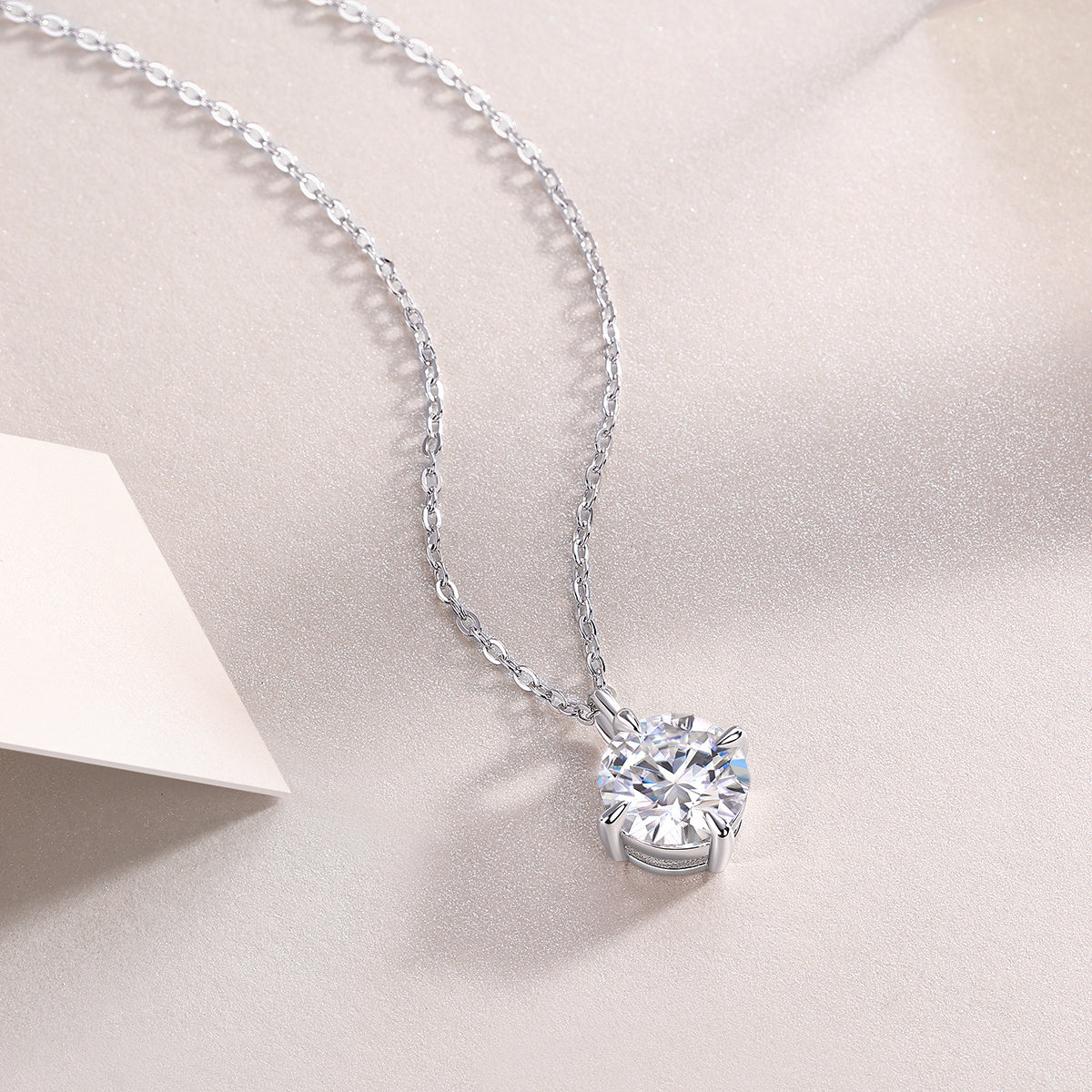 Round And Smooth - A Fashionable And Luxurious Diamond Jewelry Piece Set With 2-carat Moissan Diamonds, S925 Sterling Silver And Platinum-plated Pendant Weloria
