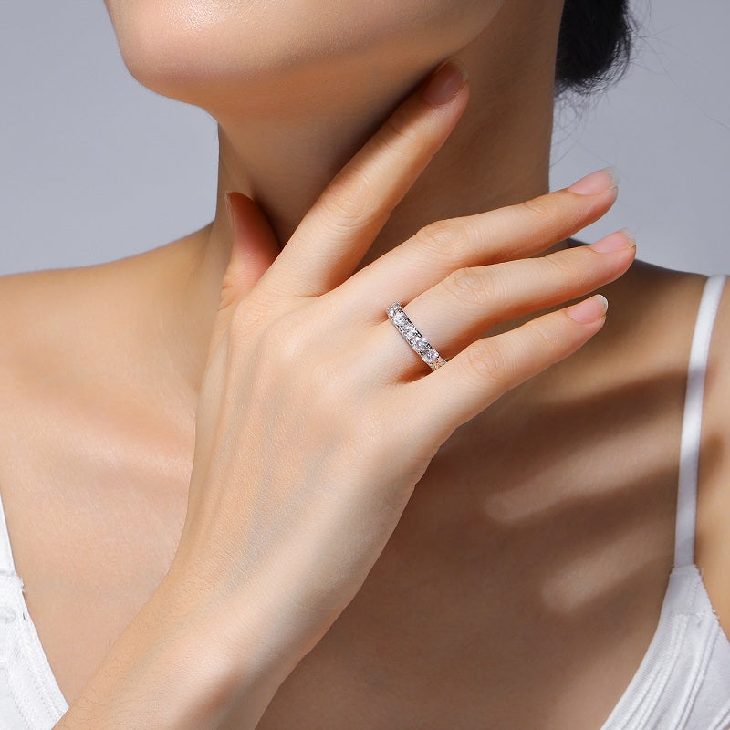 Yearning - A Fashionable And Luxurious Jewelry Piece Set With One-third Carat Moissanite S925 Sterling Silver And Platinum-plated Diamond Weloria