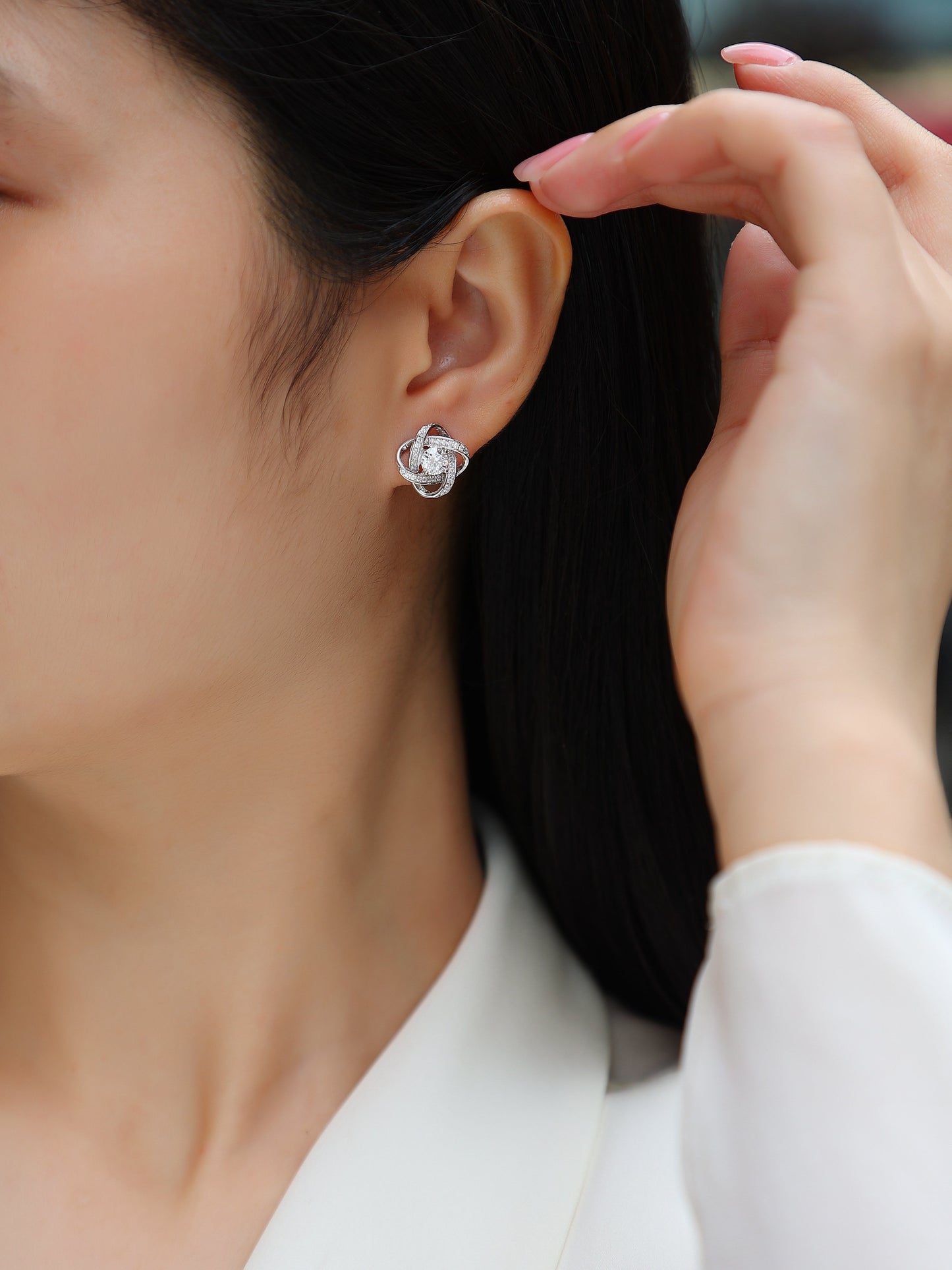 Hope Beam - A Fashionable And Luxurious Diamond Jewelry Piece Set With Half-carat Moissanite S925 Sterling Silver And Platinum-plated Stud Earrings Weloria
