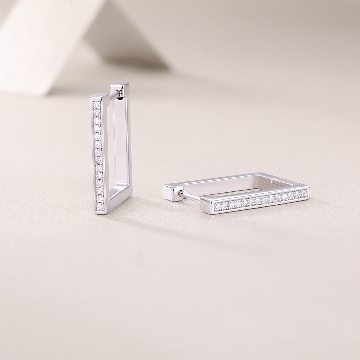 Kokang - Fashionable And Luxurious Diamond Jewelry With Moissanite S925 Sterling Silver And Platinum-plated Stud Earrings Weloria