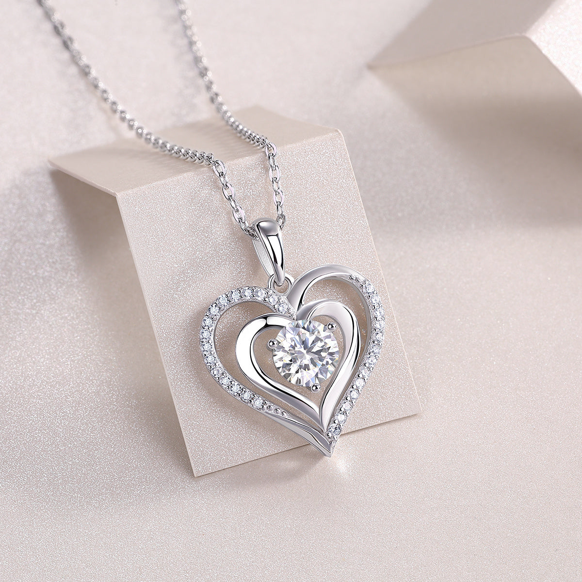 Heart-to-heart Connection - A Fashionable And Luxurious Diamond Jewelry Pendant Set With 1-carat Moissan Diamond S925 Sterling Silver And Platinum Plating Weloria