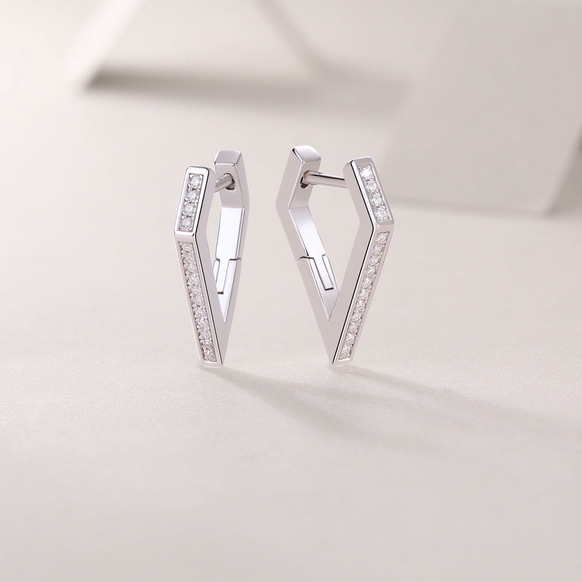 Coronation - Fashionable And Luxurious Diamond Jewelry Set With Moissanite S925 Sterling Silver And Platinum-plated Stud Earrings Weloria