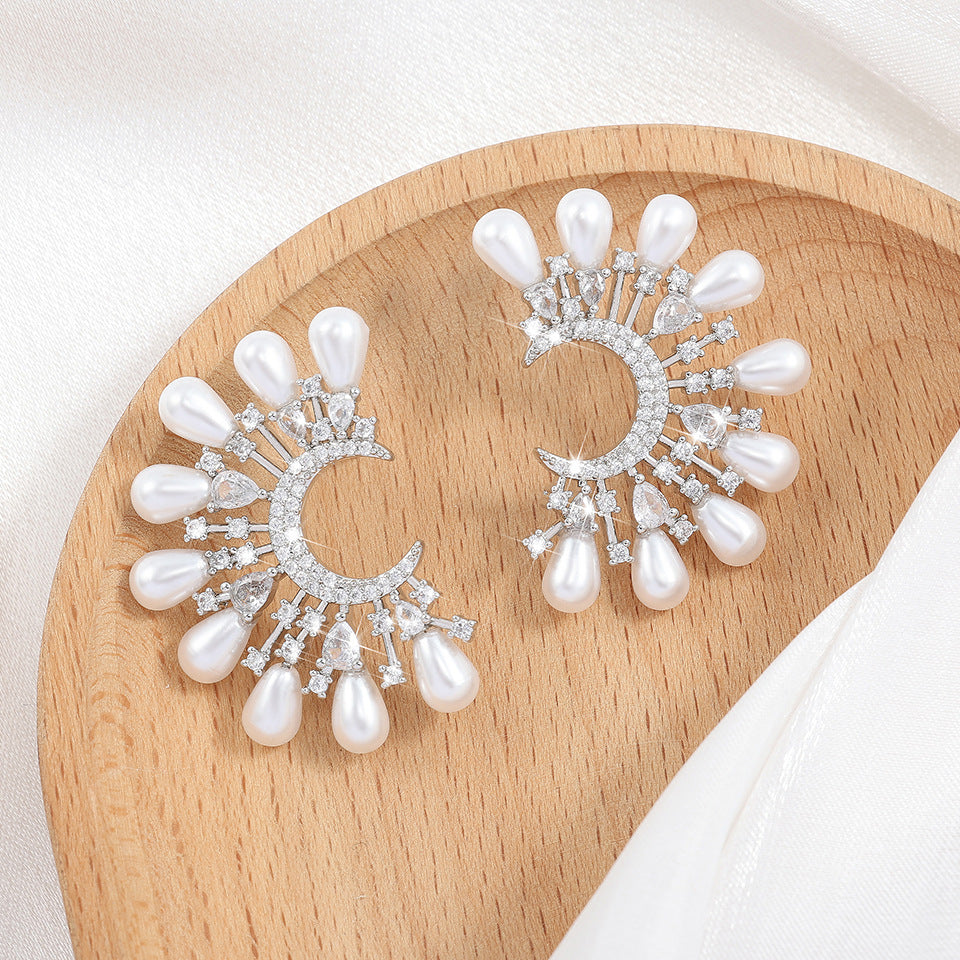 Moon Pearl Zircon Women's Simple Exquisite Special-interest Design High-grade Earrings Weloria