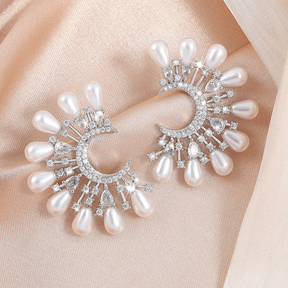 Moon Pearl Zircon Women's Simple Exquisite Special-interest Design High-grade Earrings Weloria