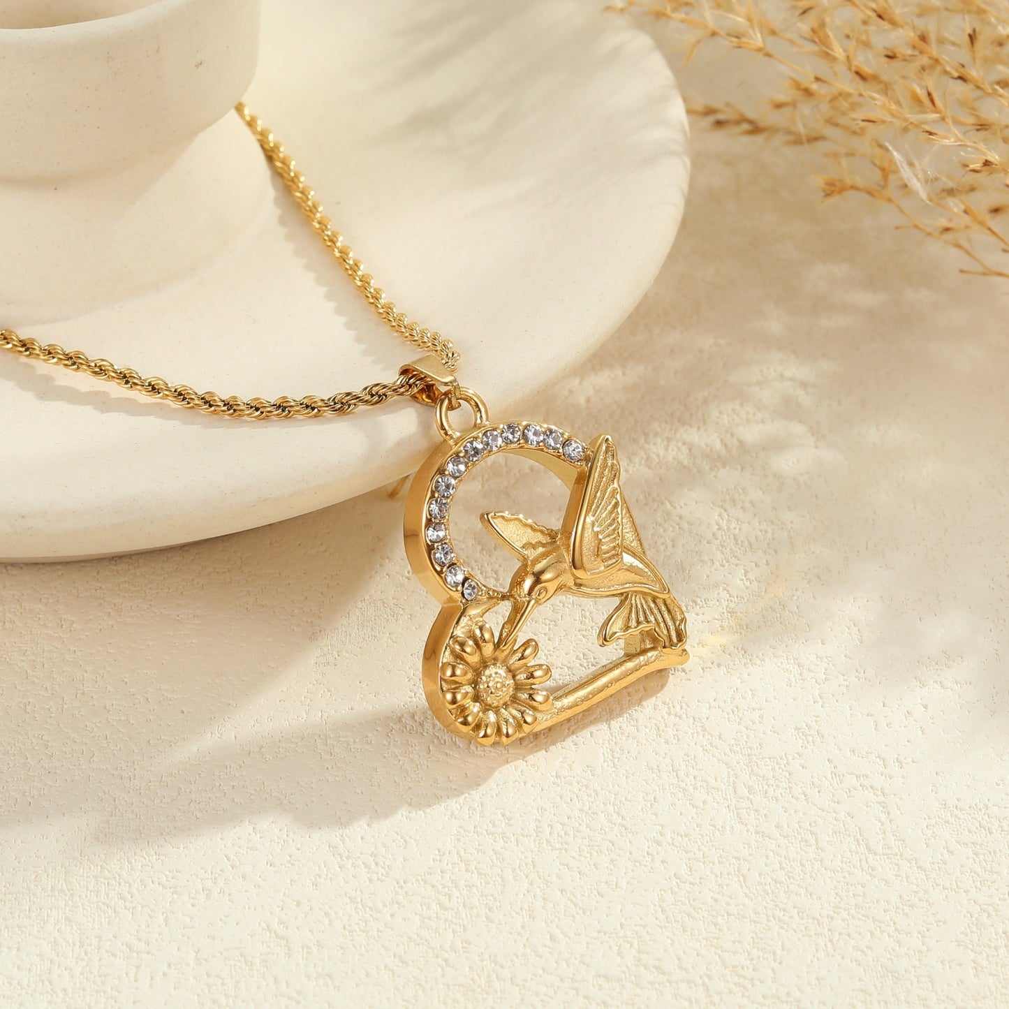 Design Sense Hummingbird Flowers Print Pendant Gold-plated Titanium Steel Weloria