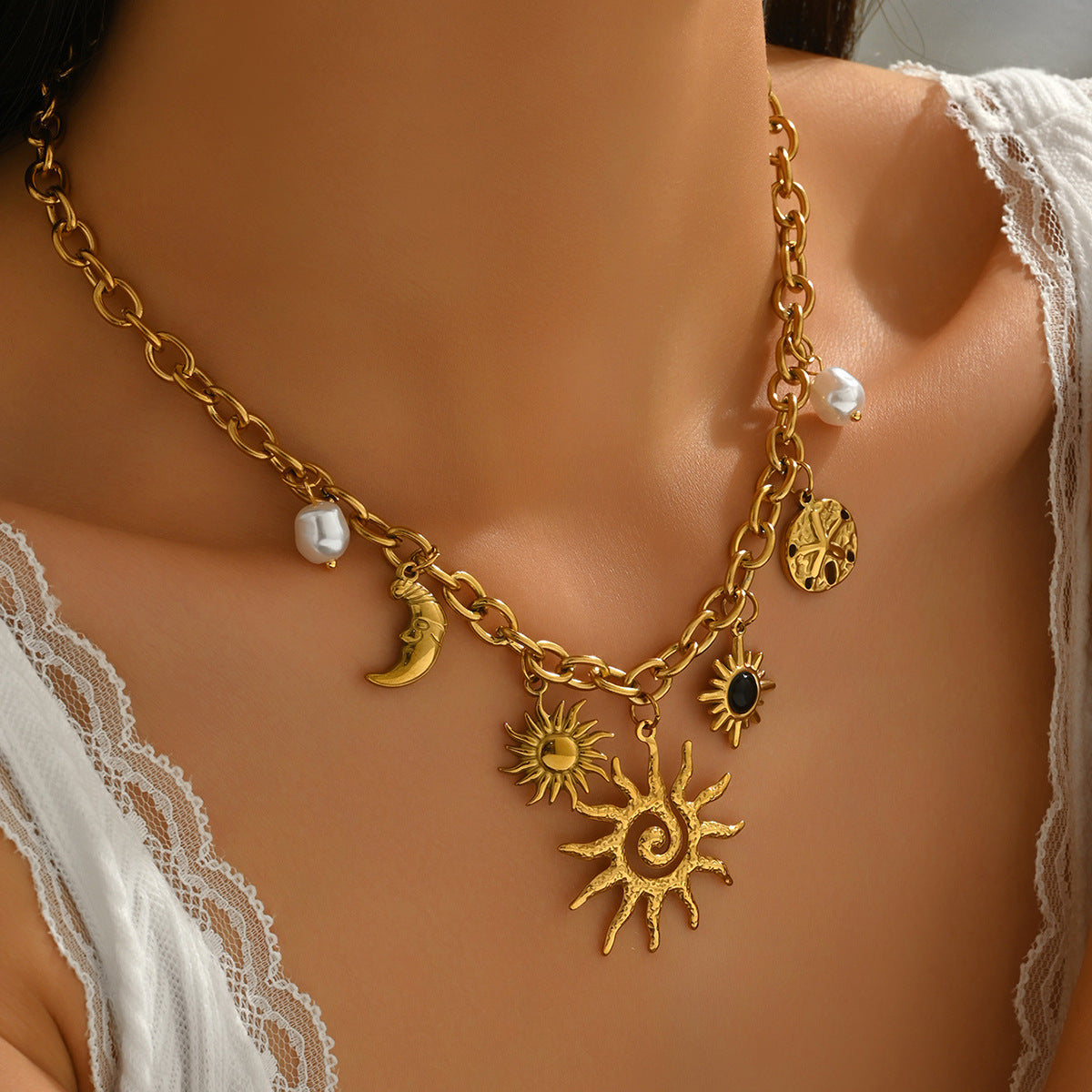 Fashion European And American Style SUNFLOWER Design Jeweled Pendant Clavicle Chain Weloria