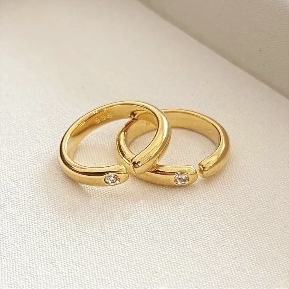 Color Retaining Ancient Law Alluvial Gold Spot Drill Loach Back Ring Weloria