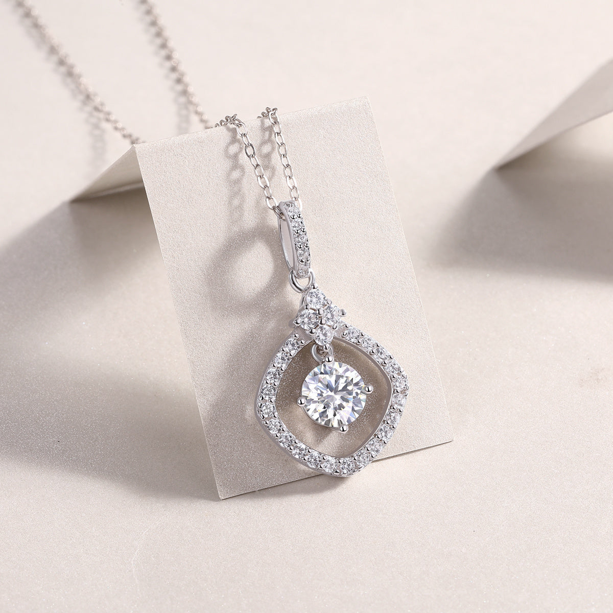 Starlight Heart-to-Heart - A Fashionable And Luxurious Diamond Jewelry Pendant Set With 1-carat Moissan Diamond S925 Sterling Silver And Platinum Plating Weloria