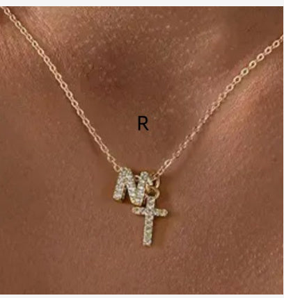 European And American Zircon Inlaid 26 Letter Necklace With Diamonds Weloria