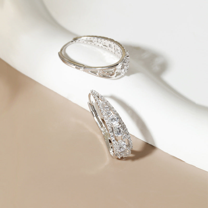 High-grade Female Graceful Earrings Weloria
