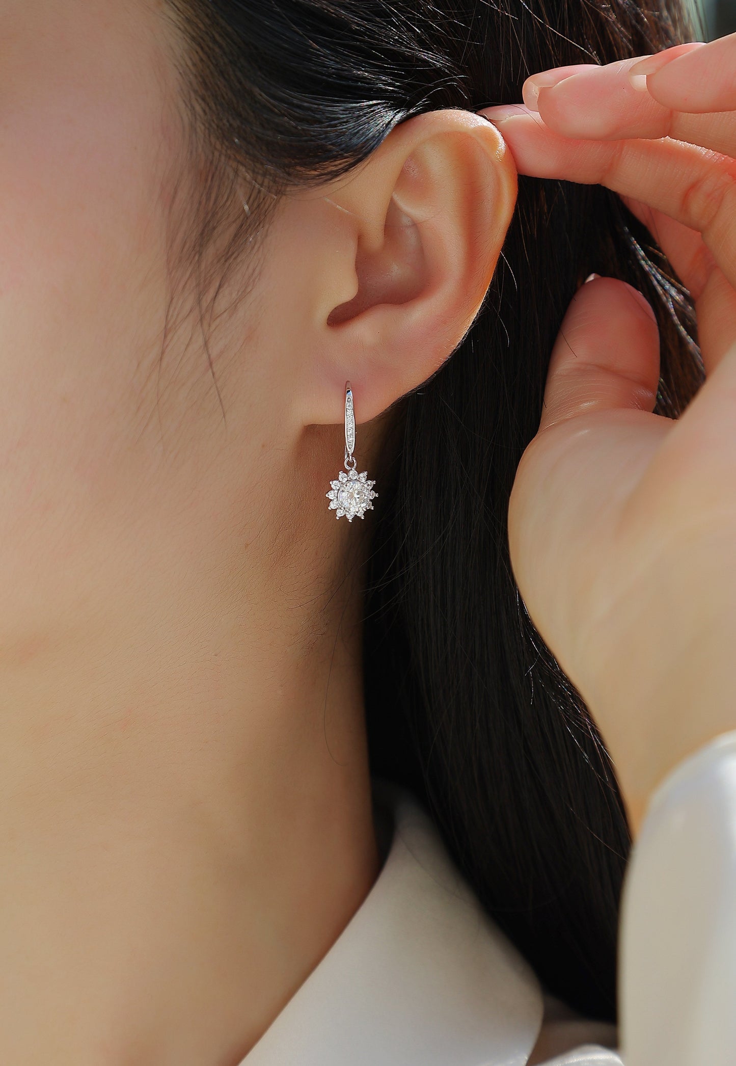 Qingcheng - A Fashionable And Luxurious Diamond Jewelry Accessory Set With Half-carat Moissan Diamond S925 Sterling Silver And Platinum-plated Stud Earrings Weloria