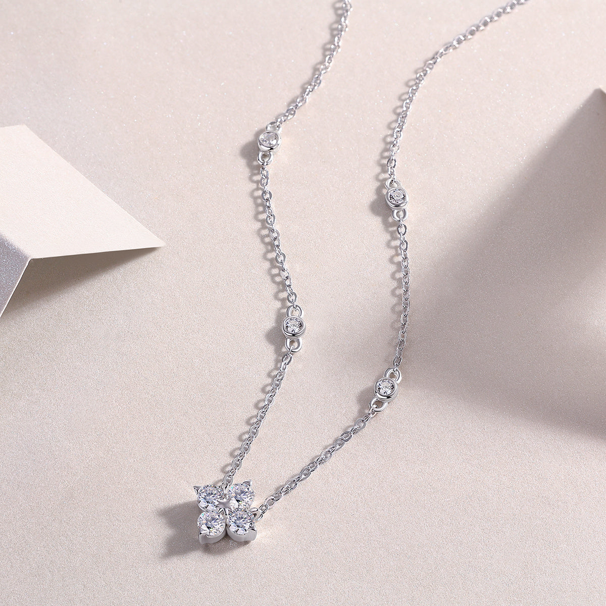 Radiant Star - A Fashionable And Luxurious Diamond Jewelry Pendant Set With Moissanite S925 Sterling Silver And Platinum Plating Weloria