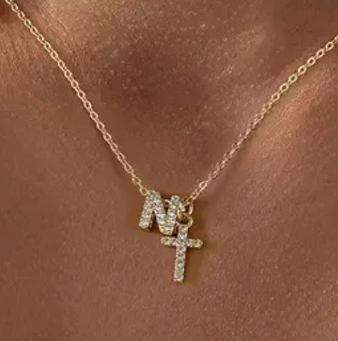 European And American Zircon Inlaid 26 Letter Necklace With Diamonds Weloria