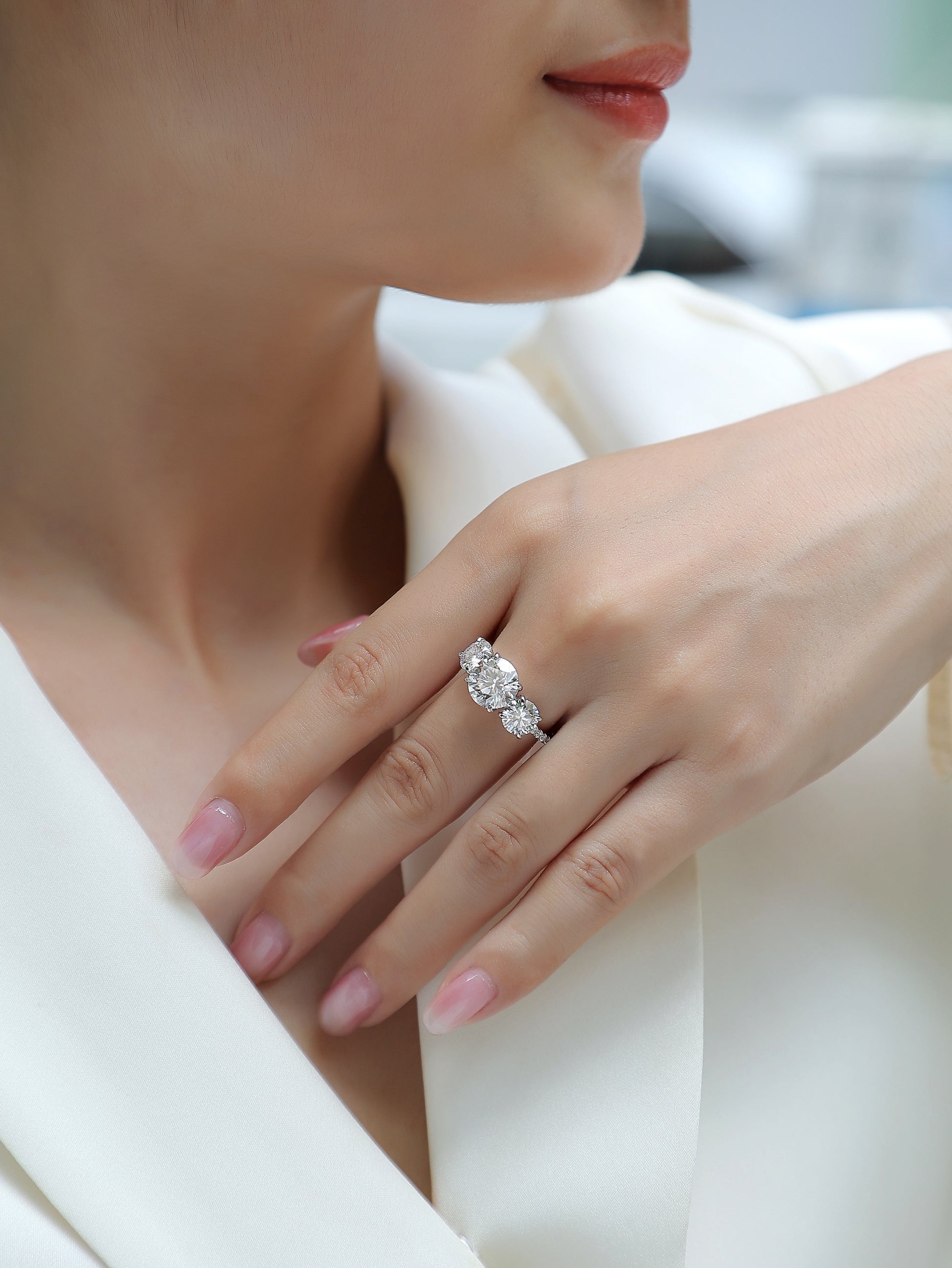 Three Shining Stars - A Fashionable And Luxurious Jewelry Piece Set With 3-carat Moissanite S925 Sterling Silver And Platinum-plated Diamond Weloria