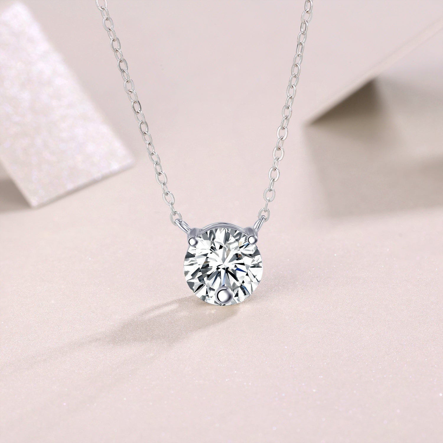 Love Of Time - A Fashionable And Luxurious Diamond Jewelry Piece Set With 2-carat Moissan Diamond S925 Sterling Silver And Platinum-plated Pendant Weloria