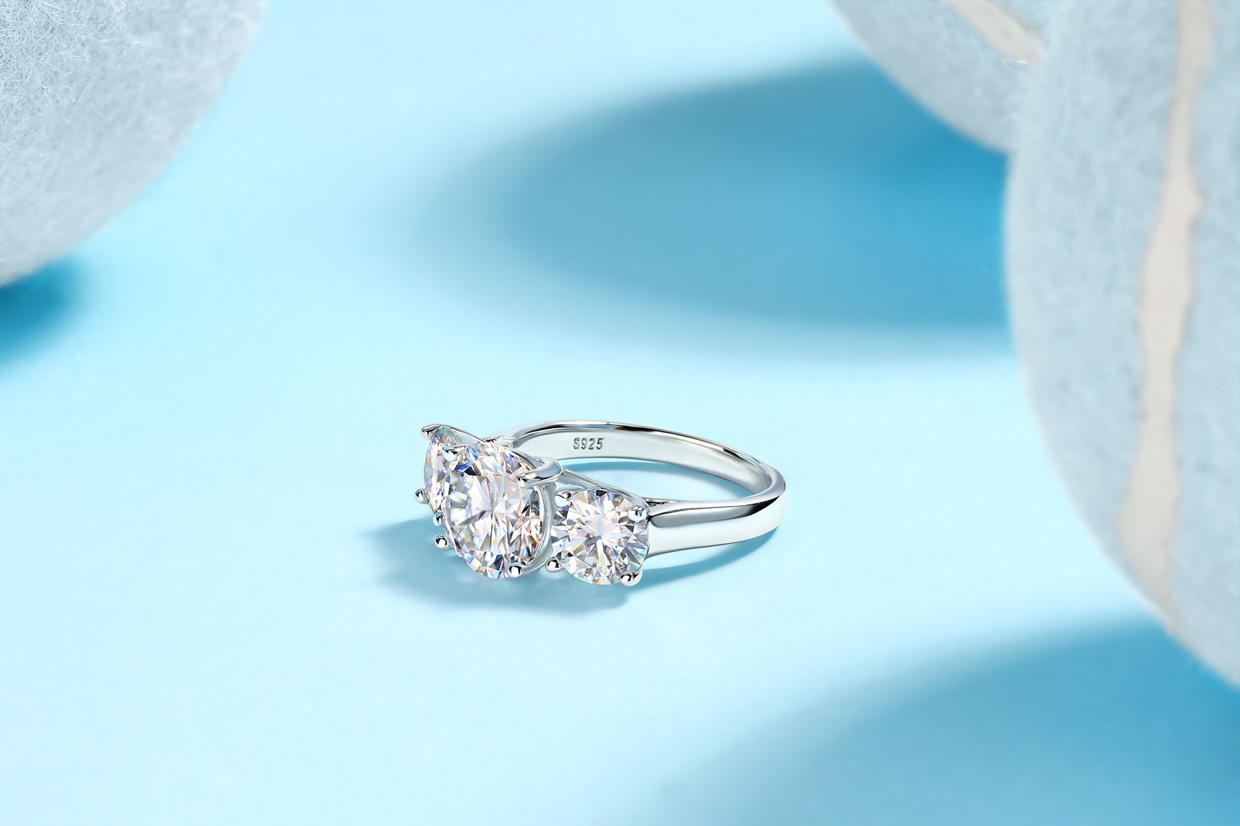 Three Lives Of Fortune - A Fashionable And Luxurious Jewelry Piece Set With 3-carat Moissan Diamond S925 Sterling Silver And Platinum-plated Diamond Weloria