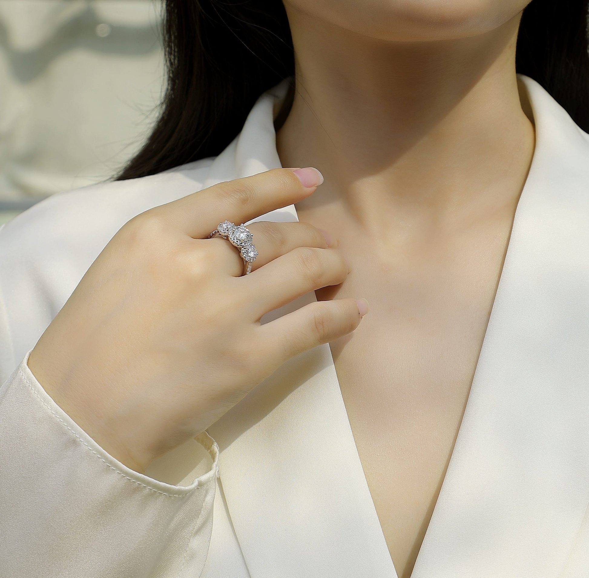 Human Warmth - A Fashionable And Luxurious Jewelry Piece Set With 1-carat Moissan Diamond S925 Sterling Silver And Platinum-plated Diamond Weloria