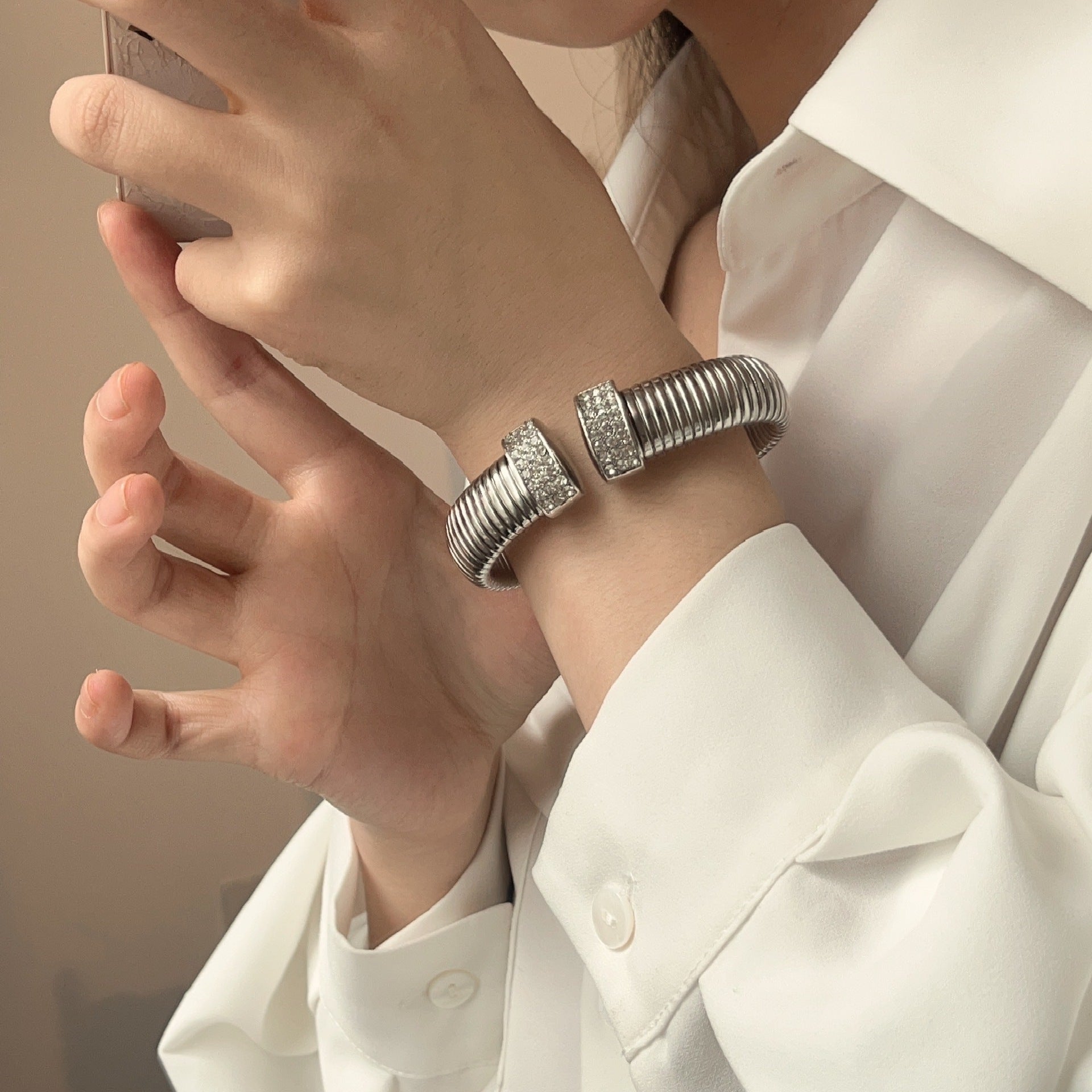 Light Luxury Minority Wide Elastic Vertical Stripes Open-ended Bracelet Weloria