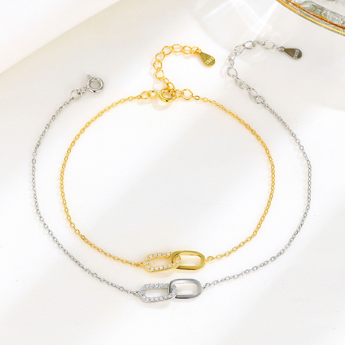 S925 Sterling Silver Mobius Strip Bracelet Weloria