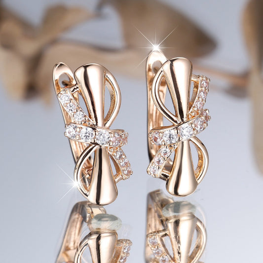 Champagne Gold Round White Diamond Fine Bends And Hitches Ear Clip Weloria