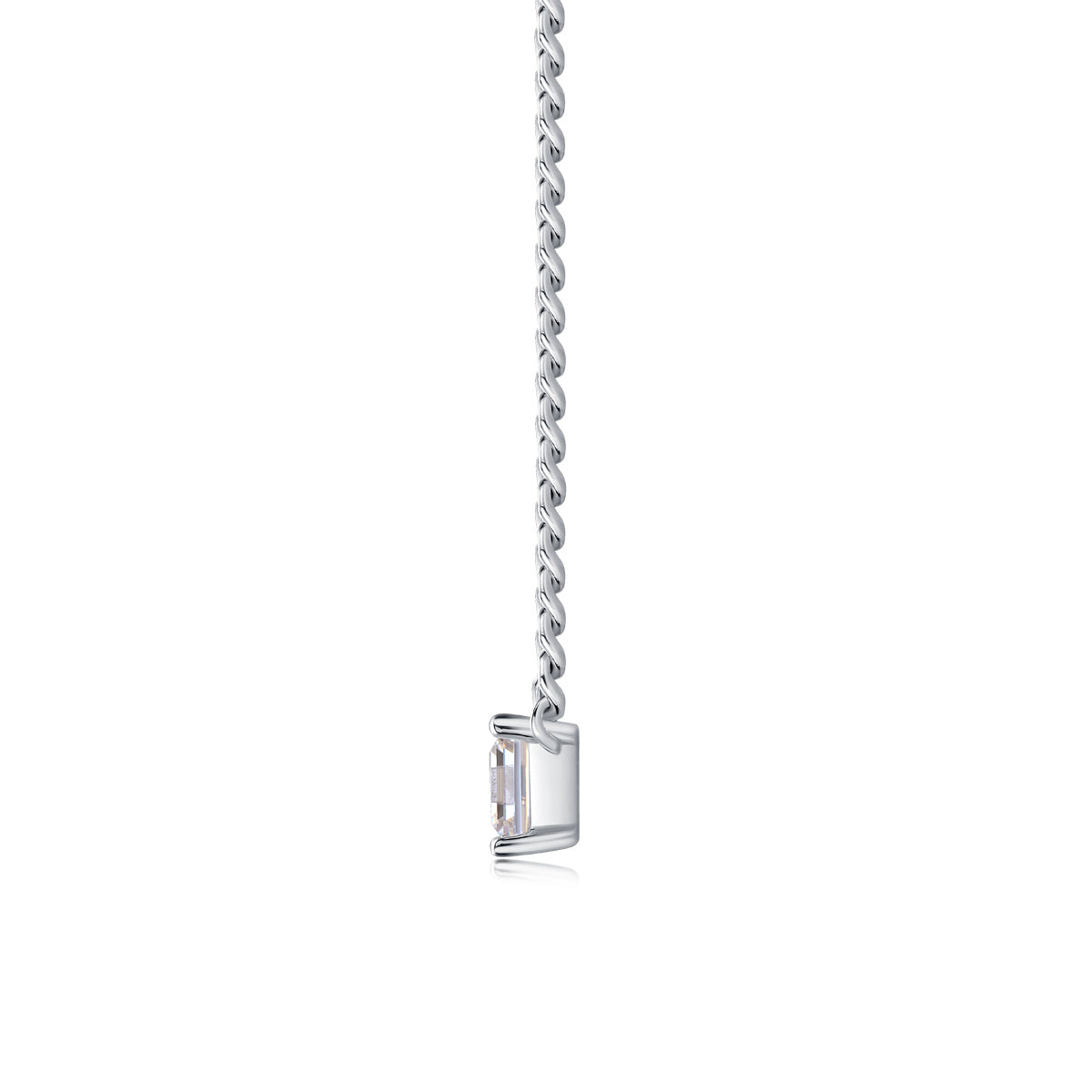 Zhang Yang - A Fashionable And Luxurious Diamond Jewelry Pendant Set With Square Moissanite S925 Sterling Silver Weloria