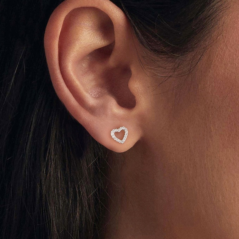 S925 Loving Heart In Sterling Silver Moissanite Stud Earrings Weloria