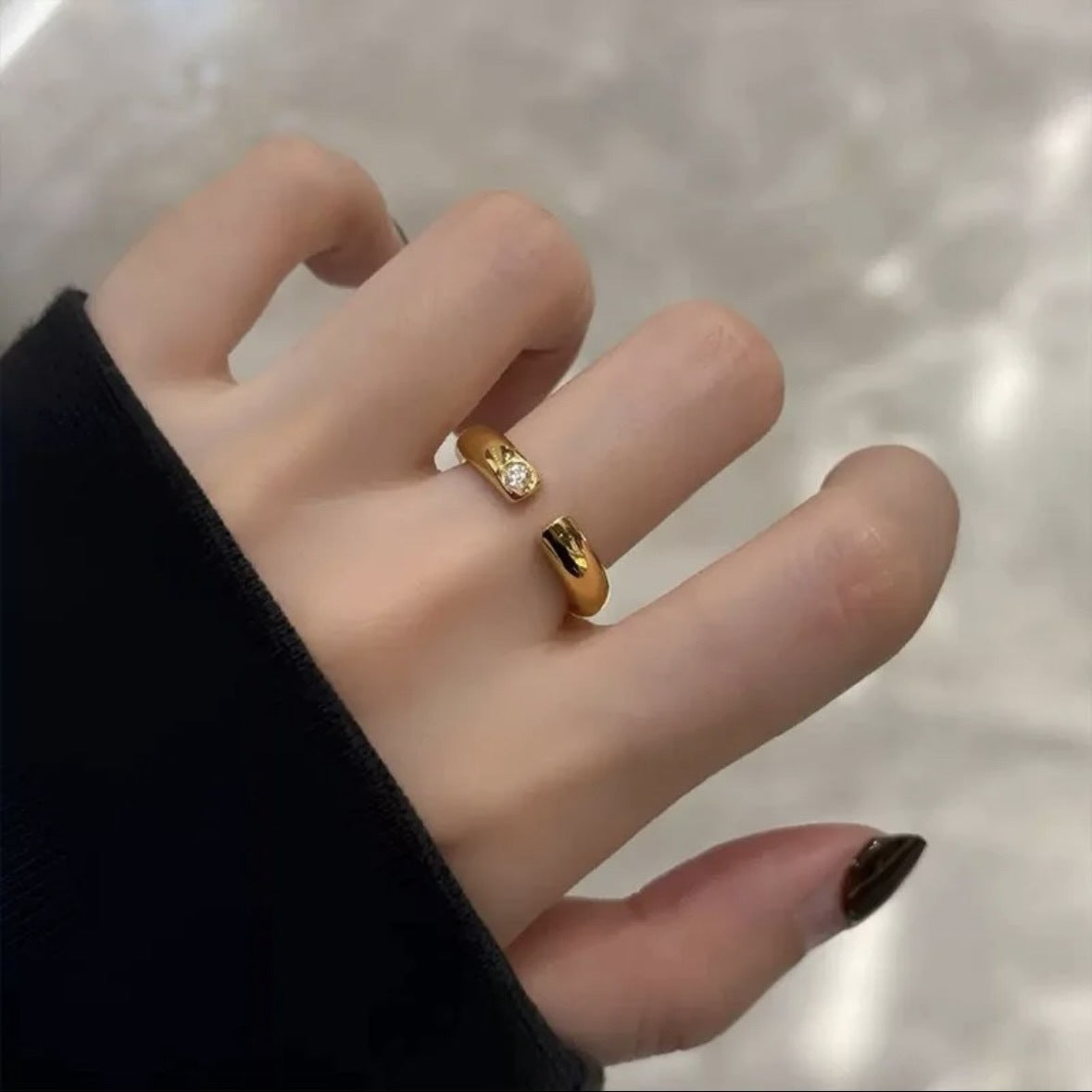 Color Retaining Ancient Law Alluvial Gold Spot Drill Loach Back Ring Weloria