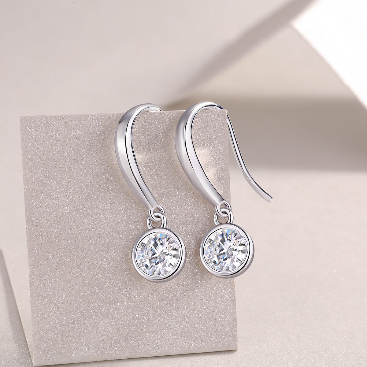 Soft Light And Sweet Whispers - Fashionable Earrings And Stud Jewelry Set With Moissanite S925 Sterling Silver And Platinum-plated Diamonds Weloria