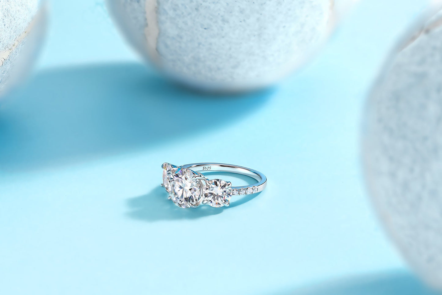 Three Shining Stars - A Fashionable And Luxurious Jewelry Piece Set With 3-carat Moissanite S925 Sterling Silver And Platinum-plated Diamond Weloria
