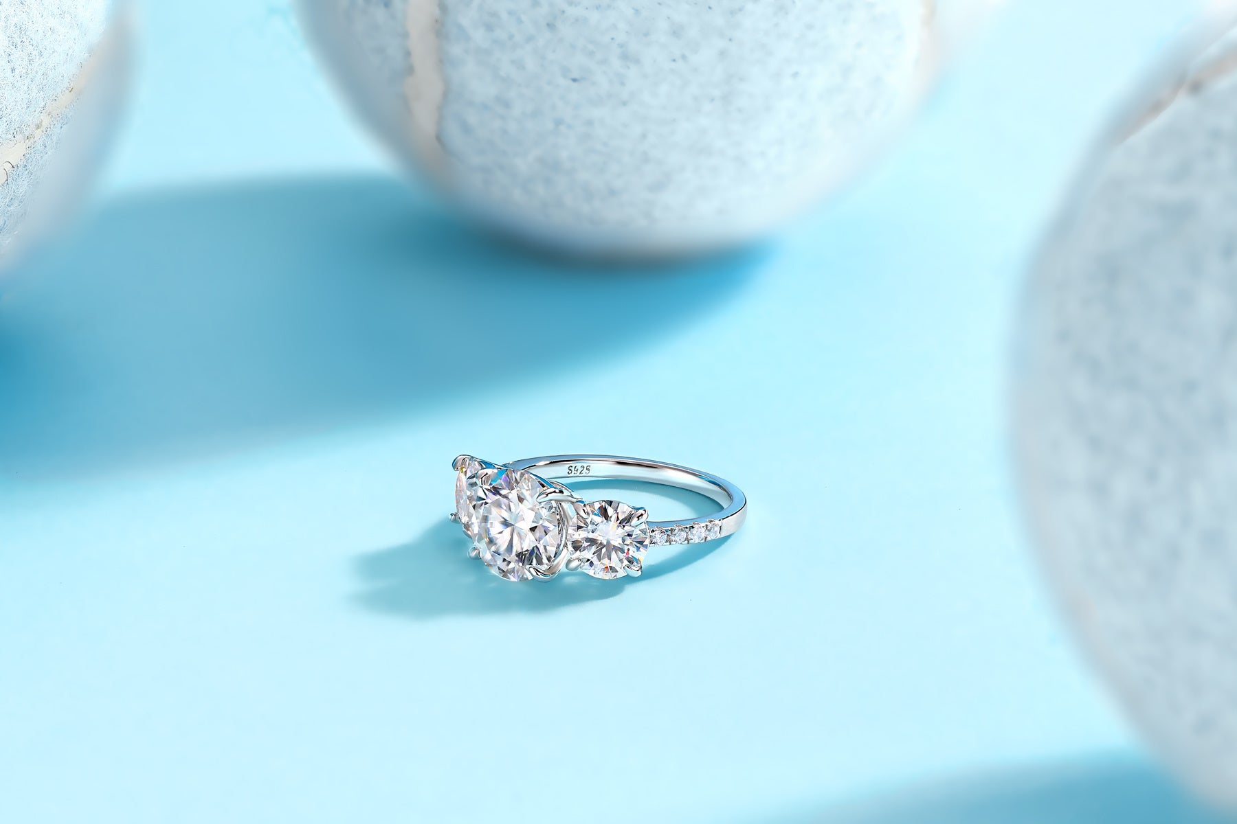 Three Shining Stars - A Fashionable And Luxurious Jewelry Piece Set With 3-carat Moissanite S925 Sterling Silver And Platinum-plated Diamond Weloria