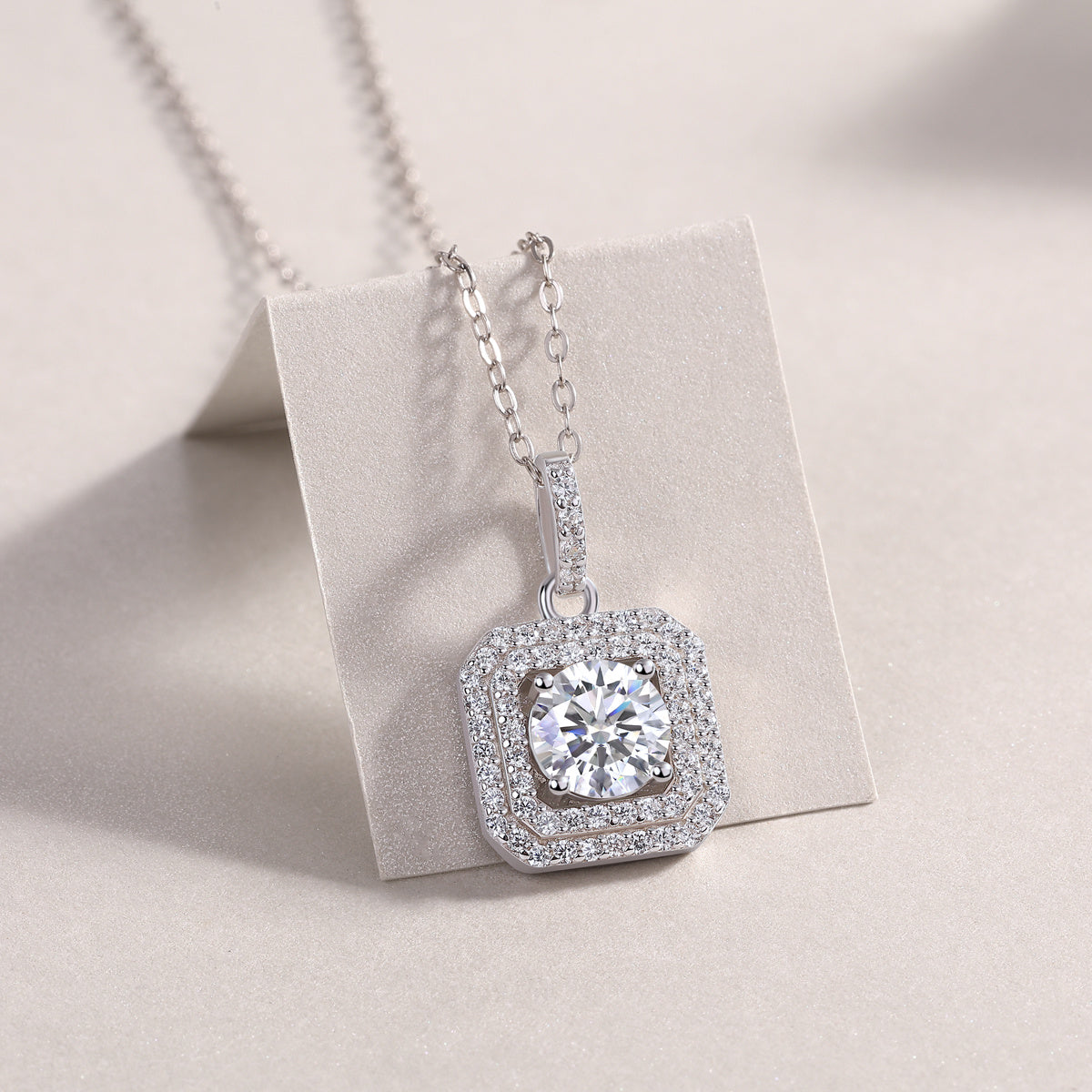 Sugar Diamond - A Fashionable And Luxurious Diamond Jewelry Piece Set With 1-carat Moissanite S925 Sterling Silver And Platinum-plated Pendant Weloria