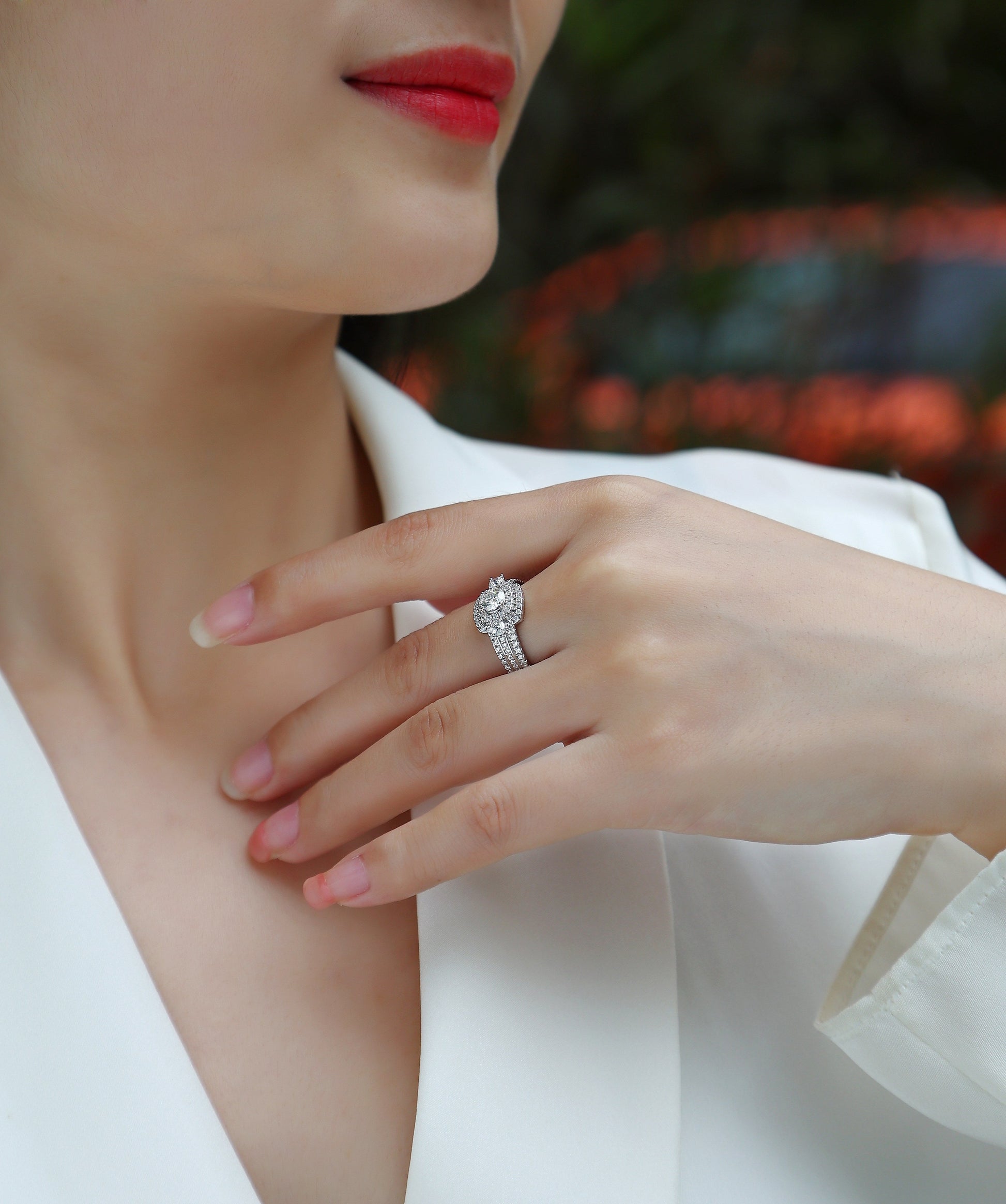 Afternoon In The Gobi - A Fashionable And Luxurious Jewelry Piece Set With Half-carat Moissan Diamond S925 Sterling Silver And Platinum-plated Diamond Weloria