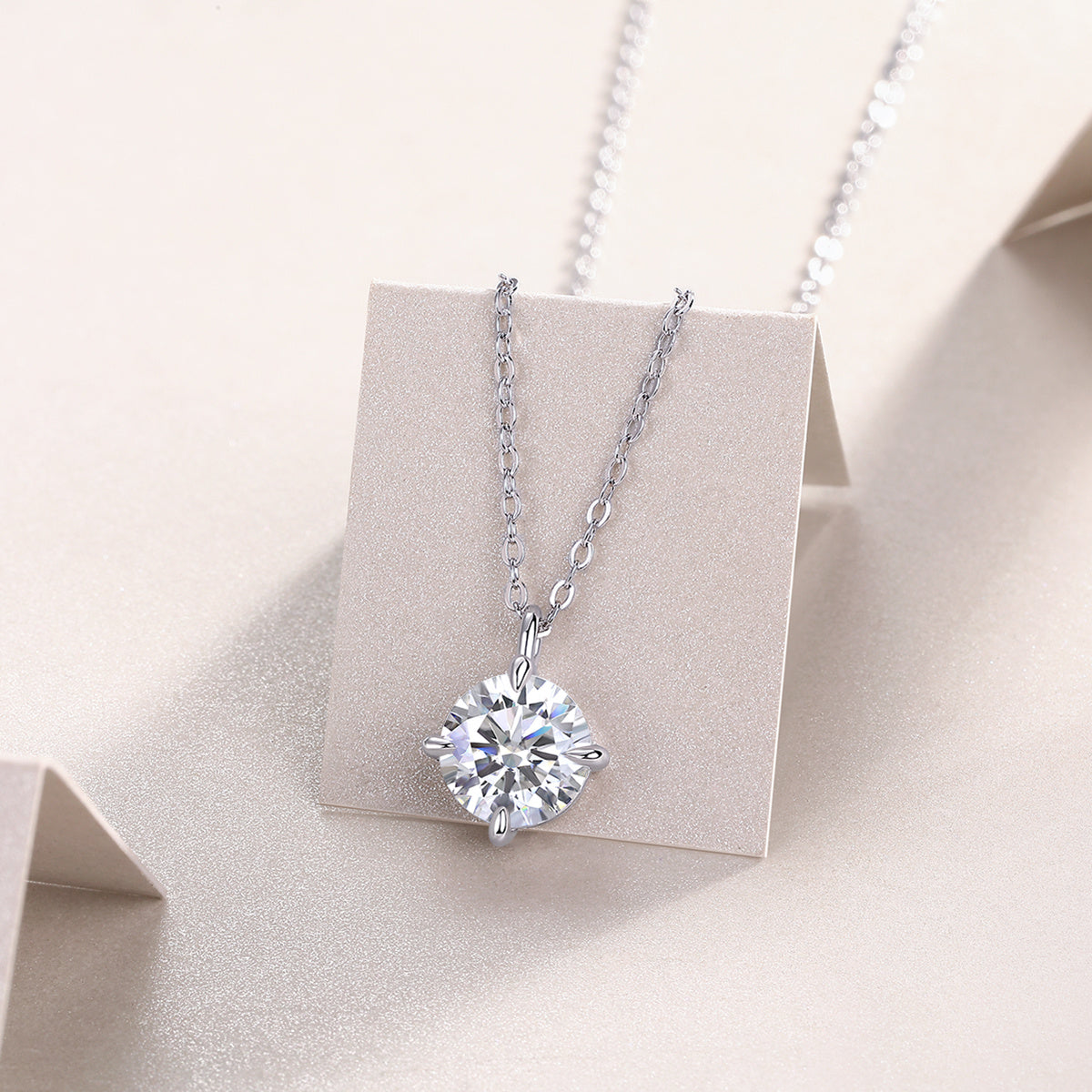 Round And Smooth - A Fashionable And Luxurious Diamond Jewelry Piece Set With 2-carat Moissan Diamonds, S925 Sterling Silver And Platinum-plated Pendant Weloria