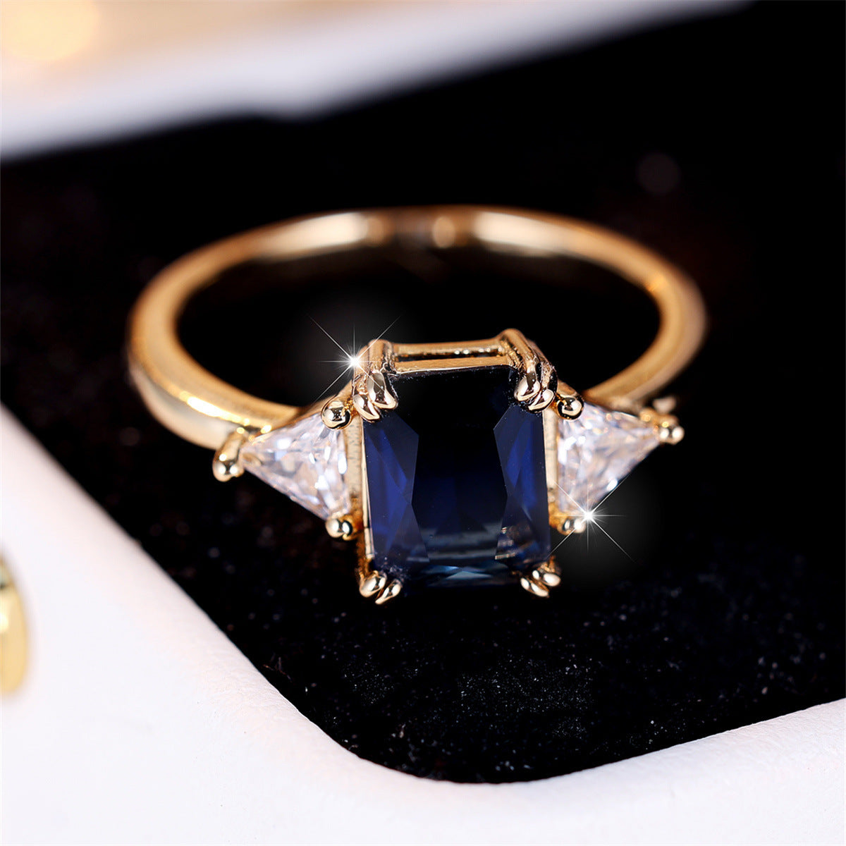 Ladies New Rectangular Fashion Simple Ring Weloria