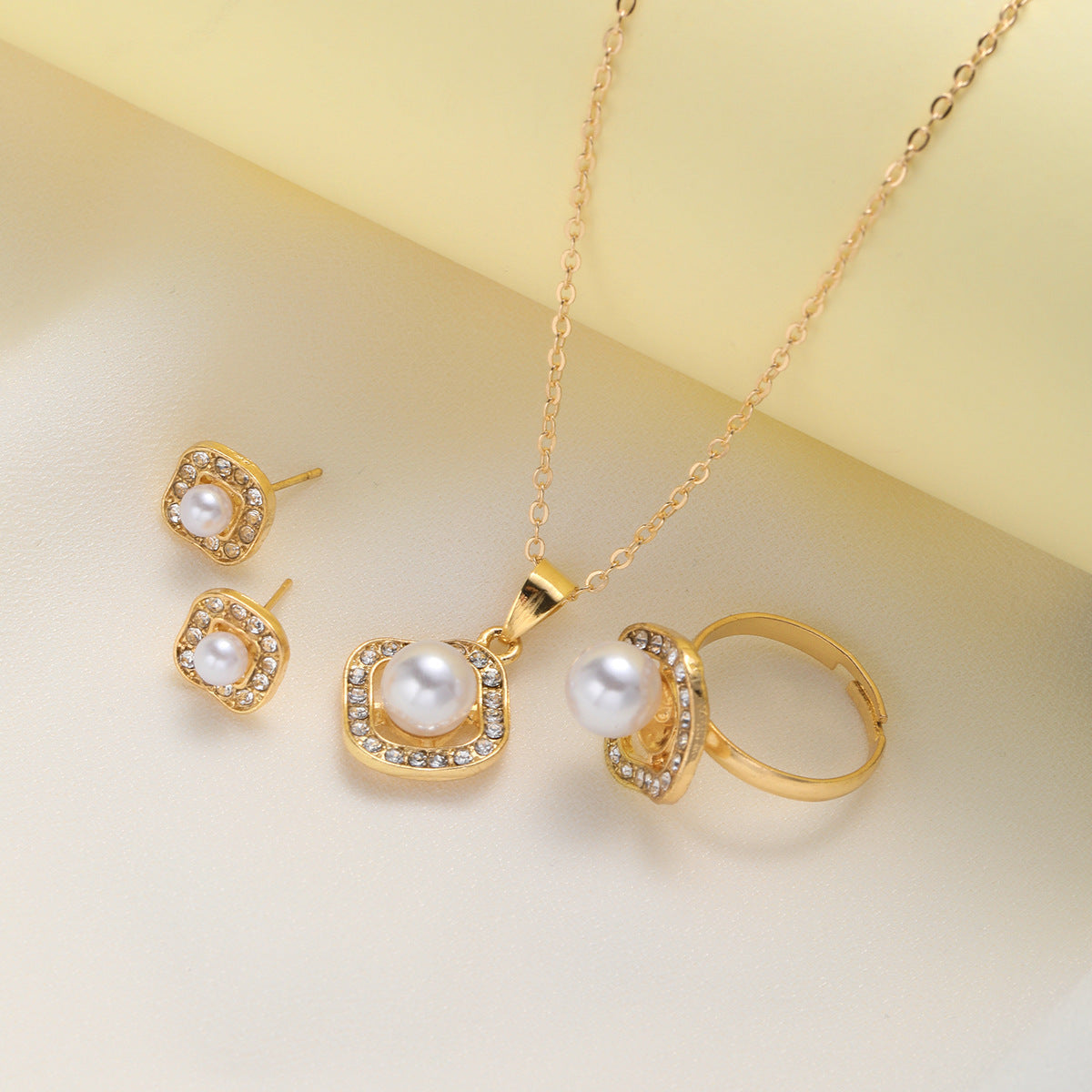 Fashion Rhinestone Pearl Square Necklace Suit Weloria